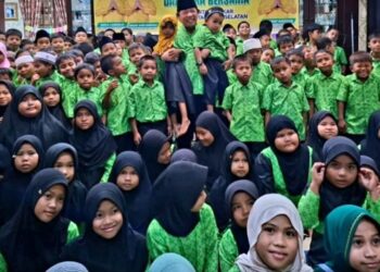 Tradisi 26 Tahun, Ribuan Anak Yatim Padati Kediaman Ketua Golkar Tapsel