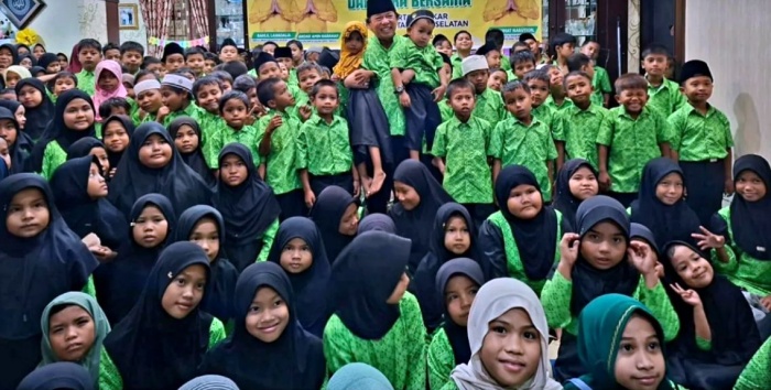 Tradisi 26 Tahun, Ribuan Anak Yatim Padati Kediaman Ketua Golkar Tapsel