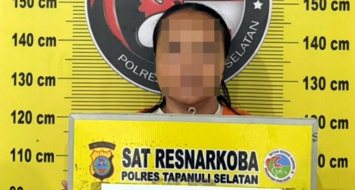Wanita Ini Ditangkap Gegara Selundupkan Sabu untuk Suaminya di Lapas Gunungtua