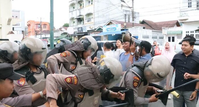 Jelang Hari Buruh, Polres Padangsidimpuan Gelar Simulasi Sispam Mako
