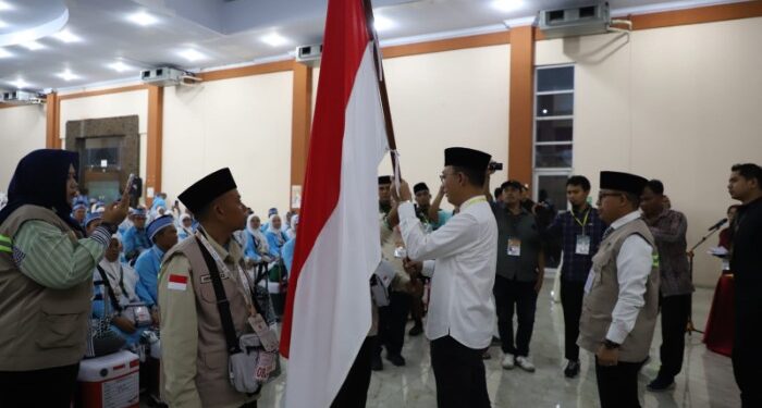 Bupati Tapsel Lepas Keberangkatan 127 Calhaj Kloter 5 di Asrama Haji Medan