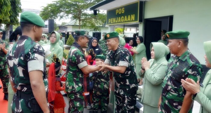 Kunjungan Perdana ke Tapsel, Danrem 023/KS Motivasi Prajurit Pasca-Bencana