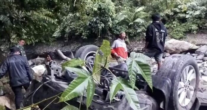 Mobil Travel Terjun ke Jurang di Kawasan Lembah Anai, Tujuh Orang Terluka