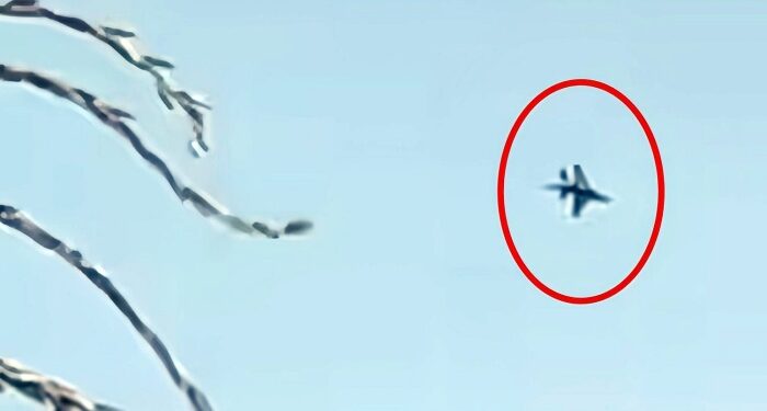 VIDEO: Setelah di Langit Sumut, Hari Ini Pesawat Tempur F-16 Bikin Geger Warga Sumbar