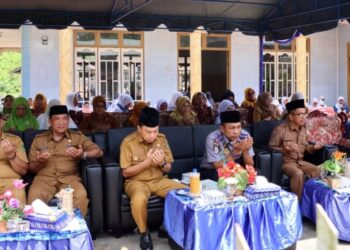 Wabup Tapsel Ajak Masyarakat Bangkit Pascabencana di Pengajian Akbar BKMT