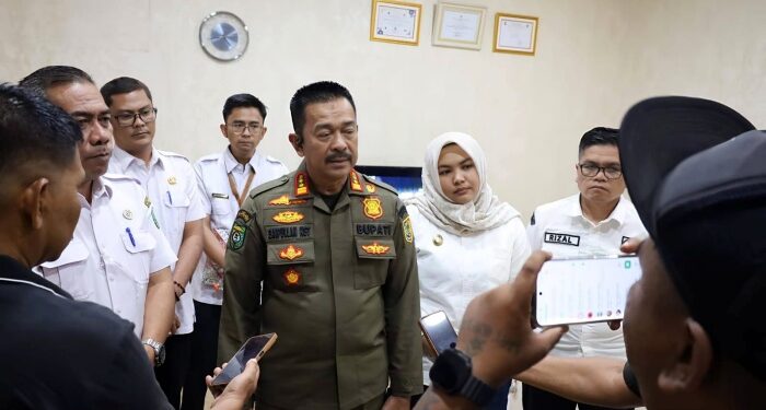 Amankan Aset Daerah, Bupati Madina Terima 14 Sertifikat Elektronik