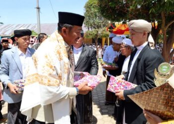 Bupati Madina Minta Lulusan Darul Ikhlash Jadi ‘Petarung’ di Masyarakat