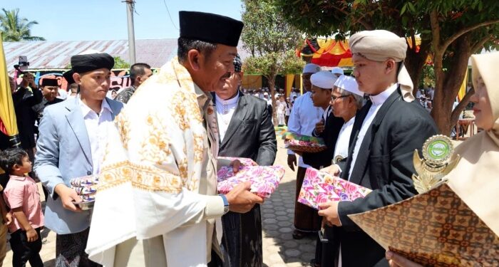 Bupati Madina Minta Lulusan Darul Ikhlash Jadi ‘Petarung’ di Masyarakat