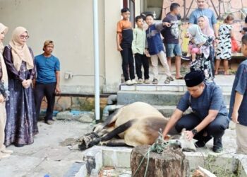Hindari Kerumunan, Polres Padangsidimpuan Antar Daging Kurban ke Rumah Warga