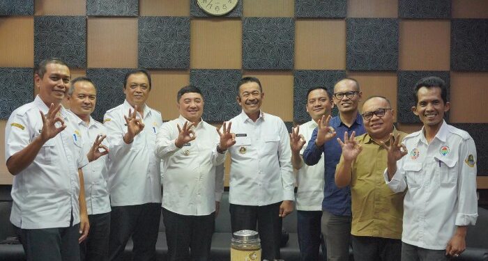 Rombongan Bupati Madina Studi Tiru Pengolahan Serai Wangi ke Garut