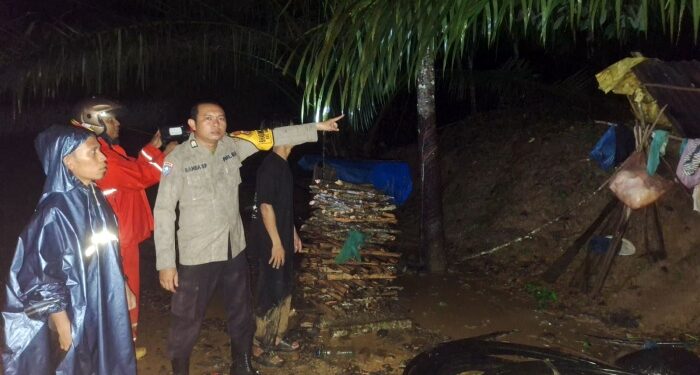 Ibu dan Anak Hilang Tertimbun Longsor di Tapsel