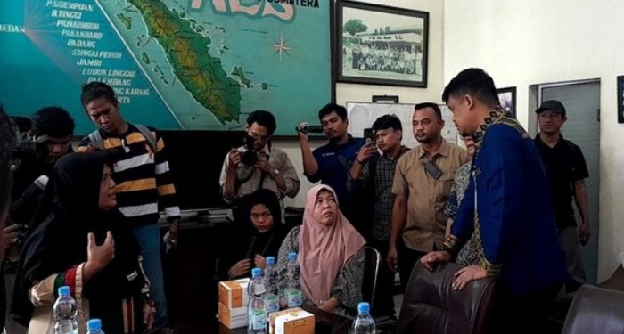 Gubernur Sumut Temui Keluarga Korban Kecelakaan Maut Bus ALS