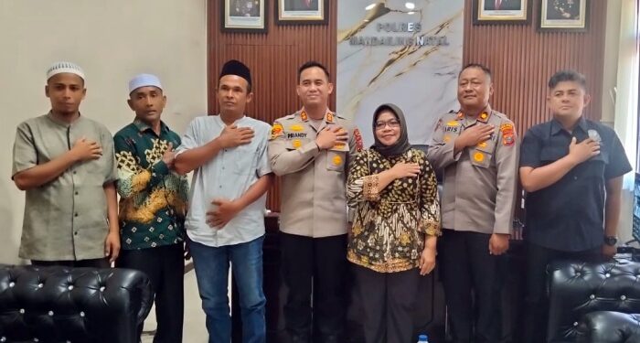 Nggak Pakai Lama, Zubaidah Nasution Langsung Temui Kapolres Madina