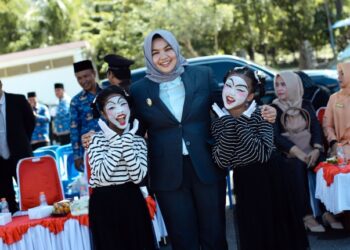 Pukau Tamu di Hardiknas 2026, Wabup Madina Komitmen Dukung Bakat Seni Siswa