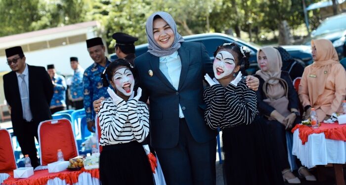 Pukau Tamu di Hardiknas 2026, Wabup Madina Komitmen Dukung Bakat Seni Siswa