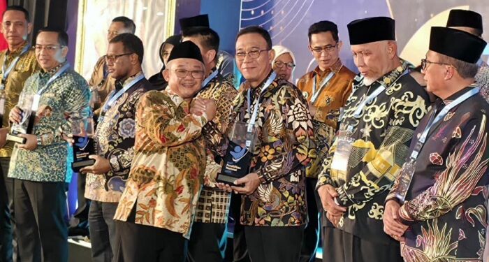 Tapsel Terbaik I Validitas Data Pendidikan Tingkat Kabupaten se-Indonesia