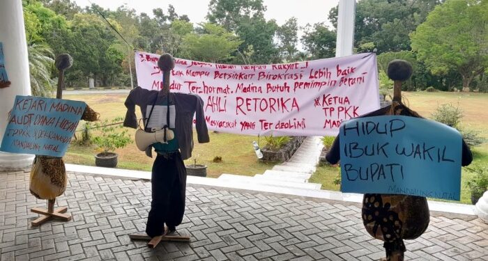 Demo Unik di Kantor Bupati Madina, AMP2K Bersikap Ambivalen