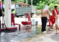 VIDEO: Detik-detik Mobil Carry Diduga Tangki Siluman Terbakar di SPBU Saba Purba