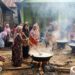 Kuali Bubur Asyura Jadi Pemersatu di Desa Muara Mais