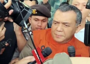 Tangan Diborgol, Wamen Imipas Silmy Karim Ditahan KPK