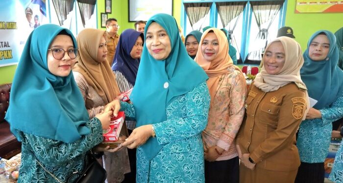 Yupri Astuti Dorong Desa Sikarakara II Raih Prestasi Tingkat Sumut