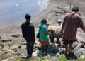 Jenazah Warga Pulau Tamang Dievakuasi Pakai Perahu Nelayan, Camat Minta Ambulans Laut