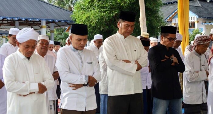 Lewat Salat Tasbih, Pj. Sekda Madina Ajak Warga Bersihkan Hati