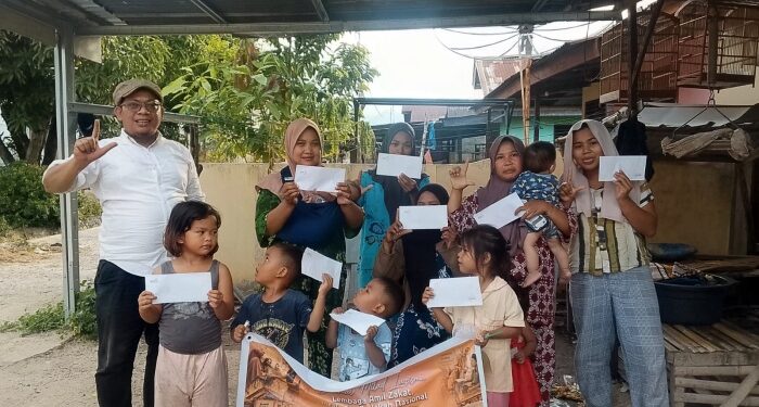 Milad ke-24, Lazismu Madina Blusukan Serahkan Bantuan ke Anak Yatim dan Fakir Miskin