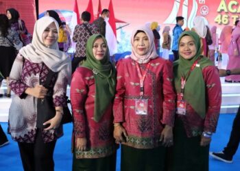 PKK Madina Bidik Inovasi Ekraf pada Acara HKG PKK dan HUT Dekranas di Makassar