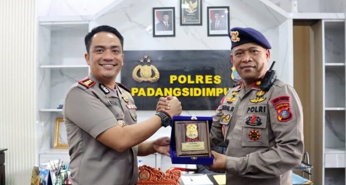 Perkuat Kamtibmas, Kapolres Padangsidimpuan Bertemu Danyon C Brimob
