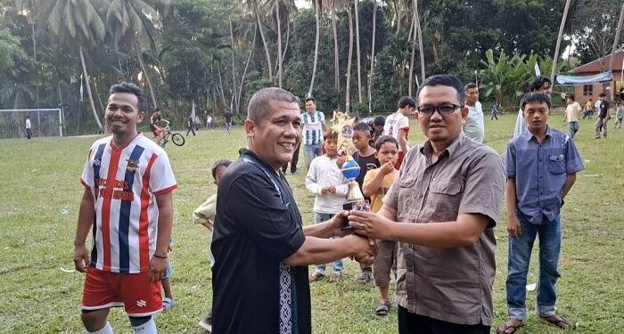 Sepak Bola, Euforia, dan Benteng Desa Mompang Julu