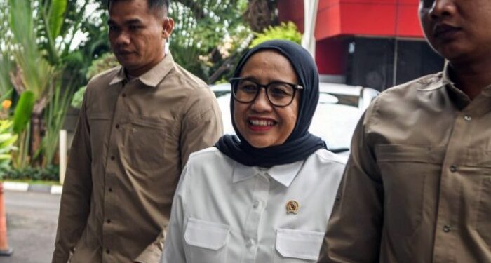 Sakit Jantung, Nanik Deyang Lepas Jabatan Kepala BGN