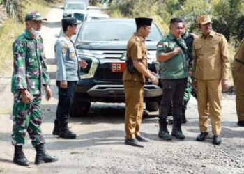 Tak Tunggu Provinsi, Pemkab Madina Gandeng PT GLP Perbaiki Jalan Rusak di Linggabayu