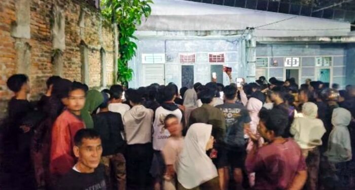 Warga Bersama TNI-Polri Tertibkan Rumah Kos di Padangsidimpuan, 43 Orang Diamankan