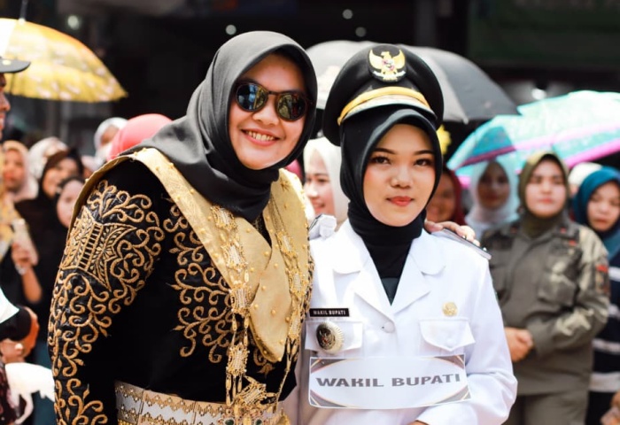 Aura Srikandi Aceh di Balik Keanggunan Wabup Atika Azmi