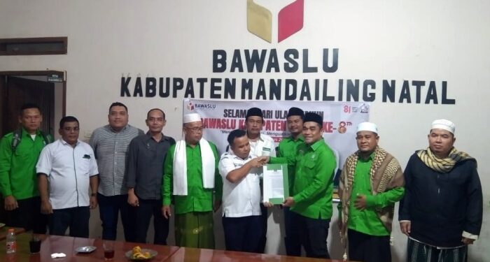 Usung Politik Akhlakul Karimah, PKB Madina Serahkan SK Kepengurusan Baru ke Bawaslu