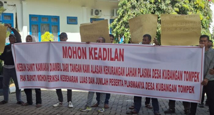 Warga Batahan Demo DPRD dan Bupati Madina Menuntut Keadilan Lahan Sawit