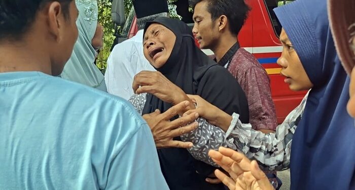 Kandas ke Baitullah, Tangis Jamaah Umrah Pecah di Mapolres Madina