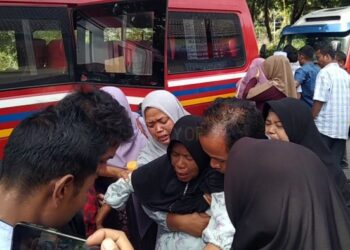 Kandas ke Baitullah, Tangis Jamaah Umrah Pecah di Mapolres Madina