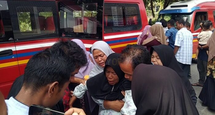 Kandas ke Baitullah, Tangis Jamaah Umrah Pecah di Mapolres Madina