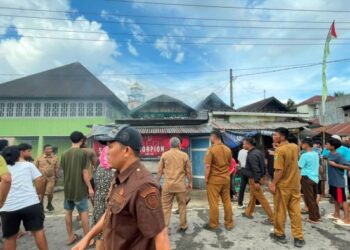 Kegiatan Sosialisasi di Desa Aek Badak Julu Dibubarkan Kobaran Api