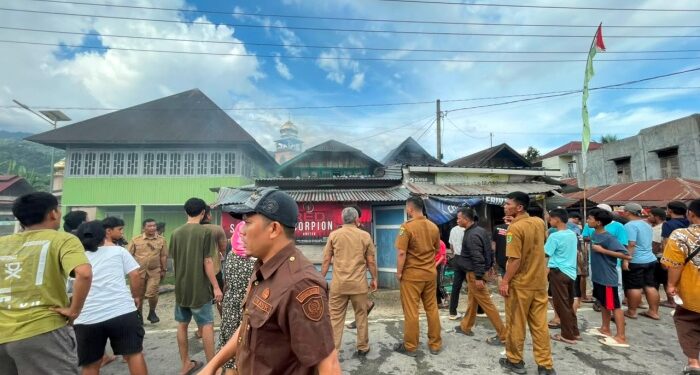 Kegiatan Sosialisasi di Desa Aek Badak Julu Dibubarkan Kobaran Api
