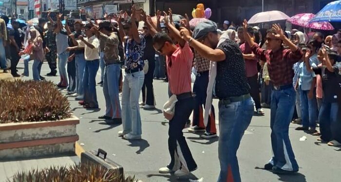 Nostalgia Super Kocak, Grup Eor-Eor Hutaraja Bikin Karnaval HUT RI Banjir Gelak Tawa