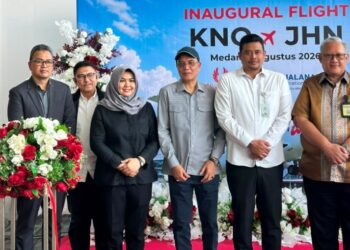 Terbang Perdana Wings Air Rute KNO-JHN, Wabup Madina Jadi Penumpang VIP