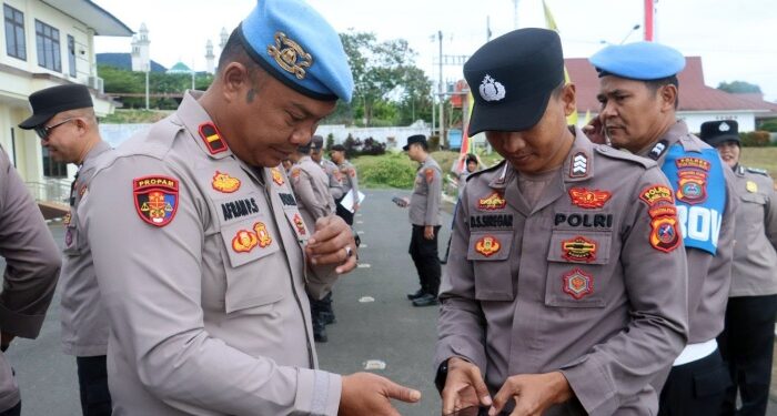 Sapu Bersih Judi Online, Propam Polres Tapsel Razia Ponsel Anggota