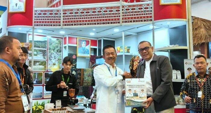 Hari Pertama AEO 2026 di Tangerang, Stan Madina Banjir Pengunjung