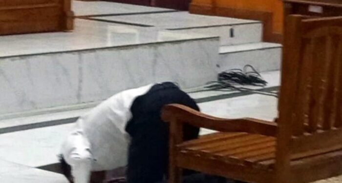 Sujud Syukur Mantan Pejabat Madina, Ini Pesan Kritis dari Ruang Sidang