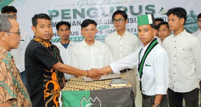 Tantowi Yahya Dilantik Jadi Ketum HMI Cabang Madina Periode 2026-2027