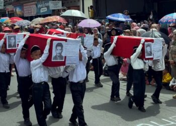 Unik, SD Negeri 083 Pidoli Usung Peti Jenazah Pahlawan di Karnaval Kemerdekaan RI