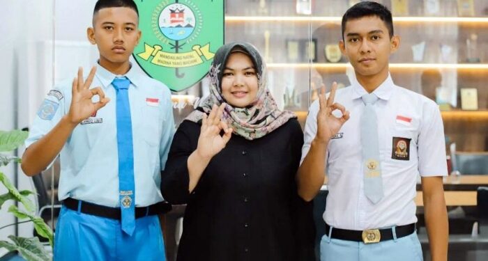 Wabup Madina Lepas Dua Pelajar ke Paskibraka Sumut 2026